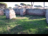 05076 ostia - regio i - insula xix - horrea dei mensores (i,xix,4) - ostseite - 5. raum von sueden - hinterer raum - bli ri sueden - 01-2024.jpg